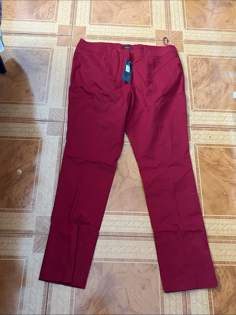 Women's Skinny Pants in Red - Picture 3 of 3